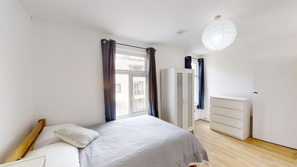 Property photo 1 of 11 Photo