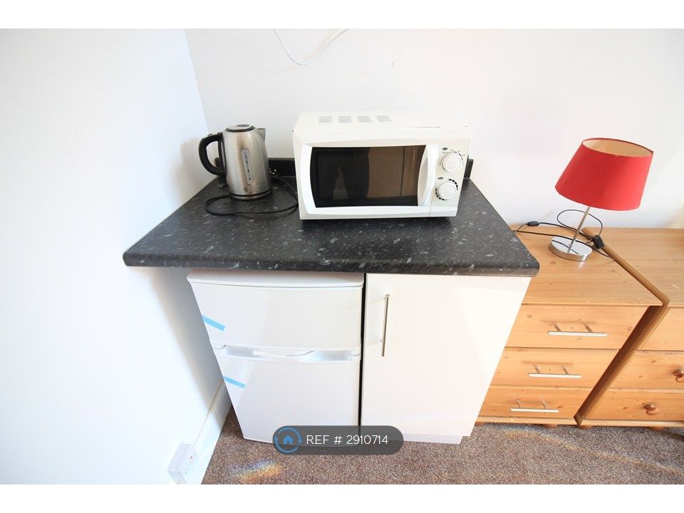 Property photo 3 of 9 Kitchenette In Bedroom