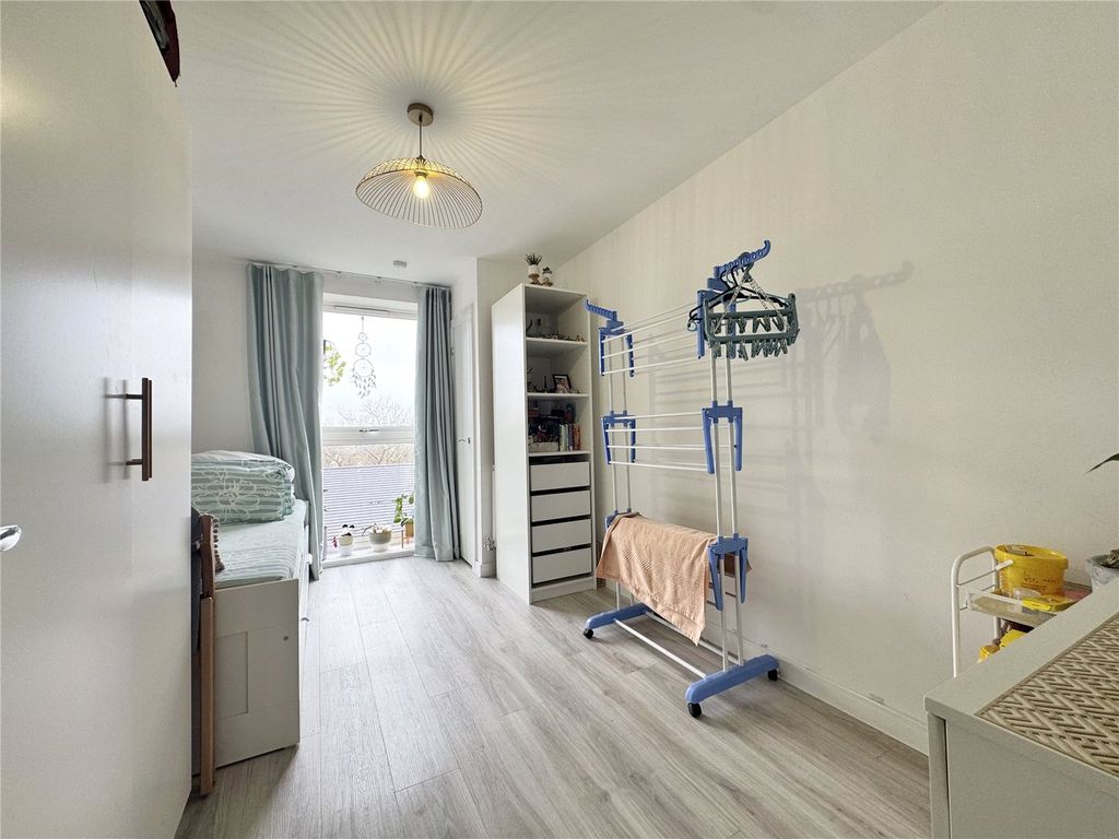Additional image 6 of 2 bed flat for saleMoorfield Place, Farnborough, Hampshire GU14