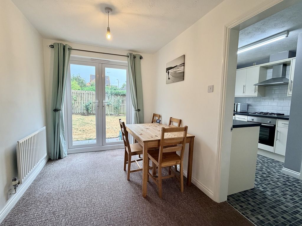 Property photo 3 of 11 Dining Room