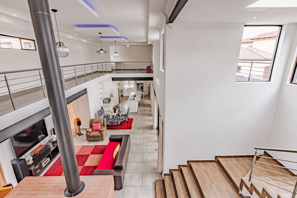 Property photo 3 of 72 Cn1718680