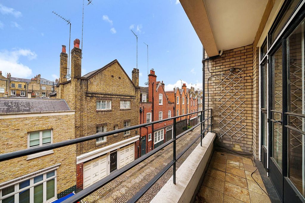 Property photo 1 of 8