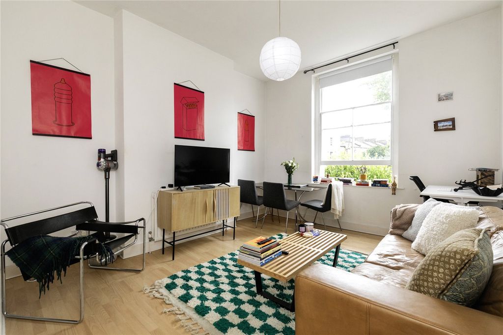 Property photo 2 of 12 Picture No. 27