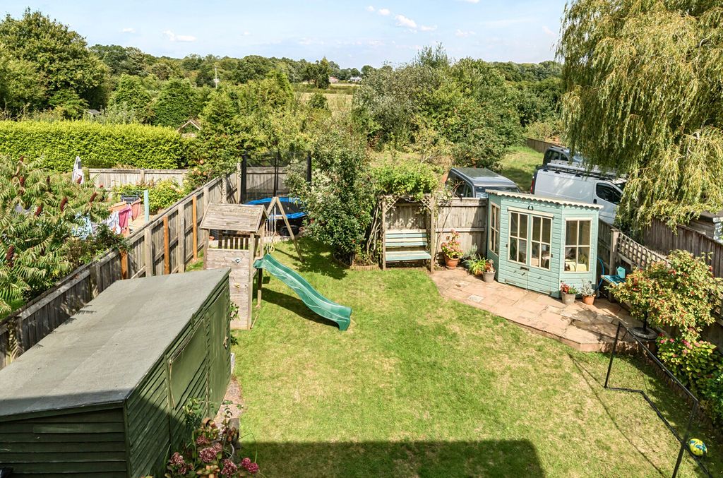 Property photo 3 of 18 Garden