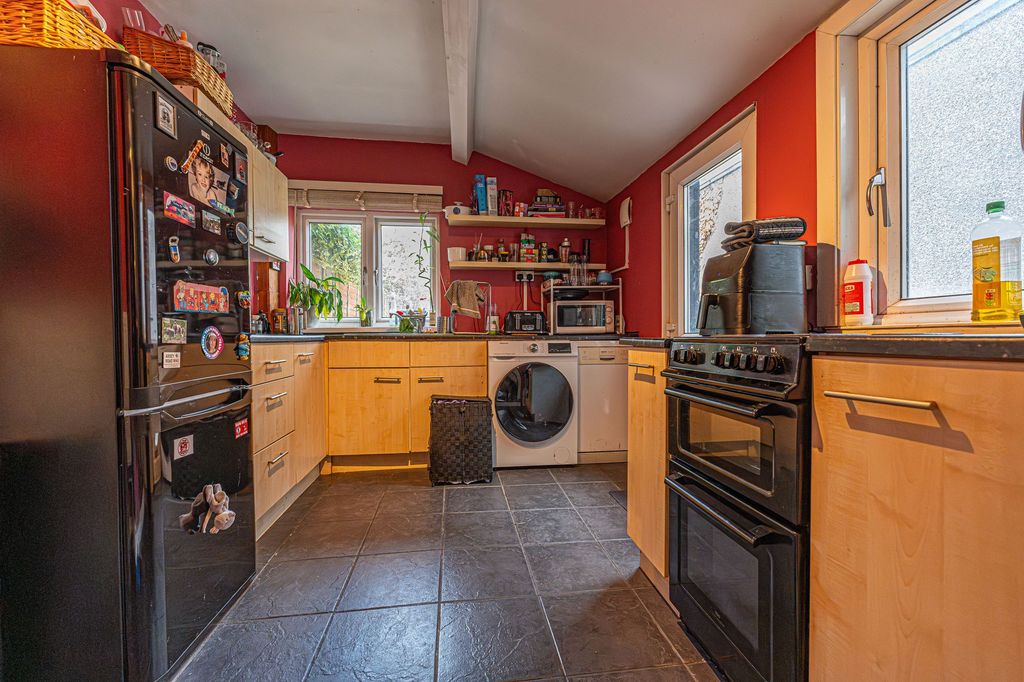 Property photo 3 of 24