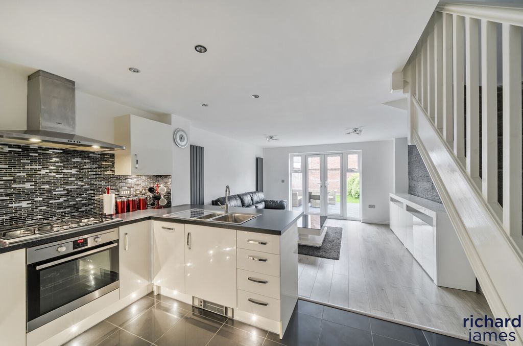 Property photo 2 of 20 6dc31d97640c4Edabfefec06A465c7dc