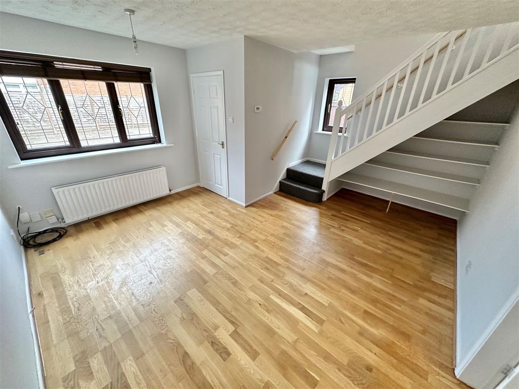 Property photo 3 of 9 Living Room