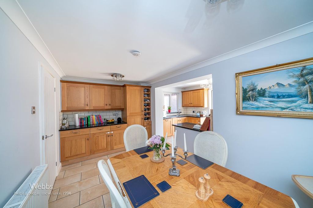 Property photo 3 of 32 Â© Webbs Estate Agents Â© (87 Of 143).Jpg