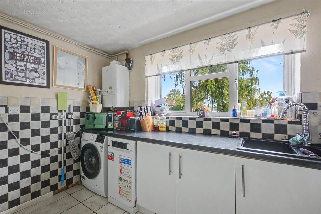 Property photo 2 of 17 Kitchen_2.Jpeg