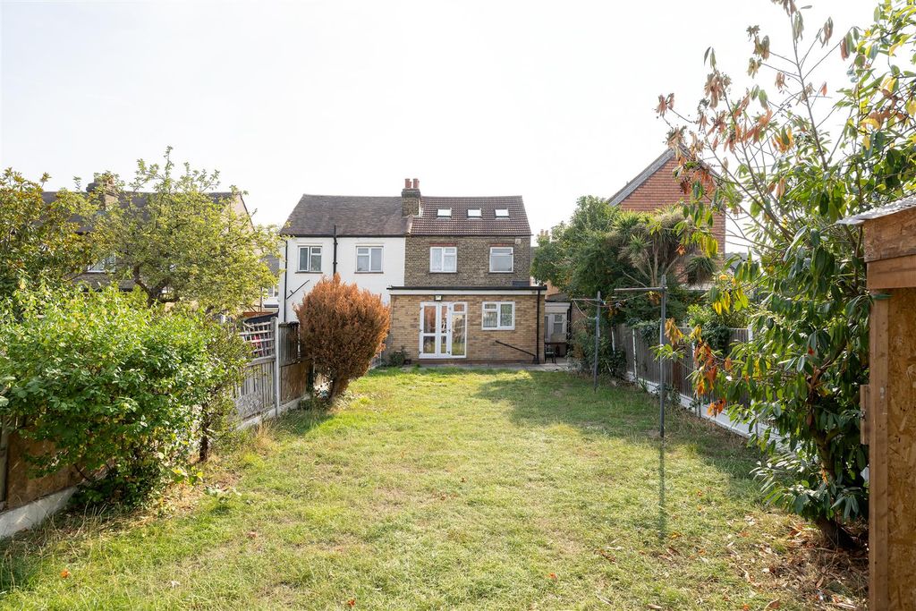 Property photo 3 of 23 Westward Road, E4