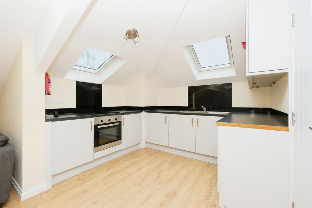 Property photo 2 of 12 Image