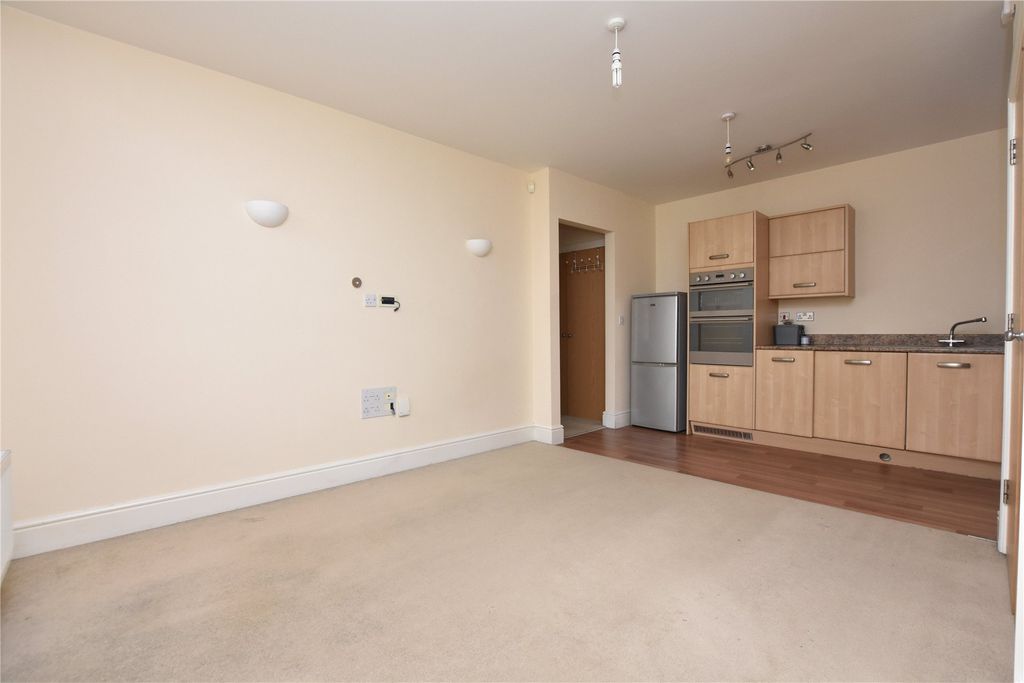 Property photo 3 of 9 Living Room