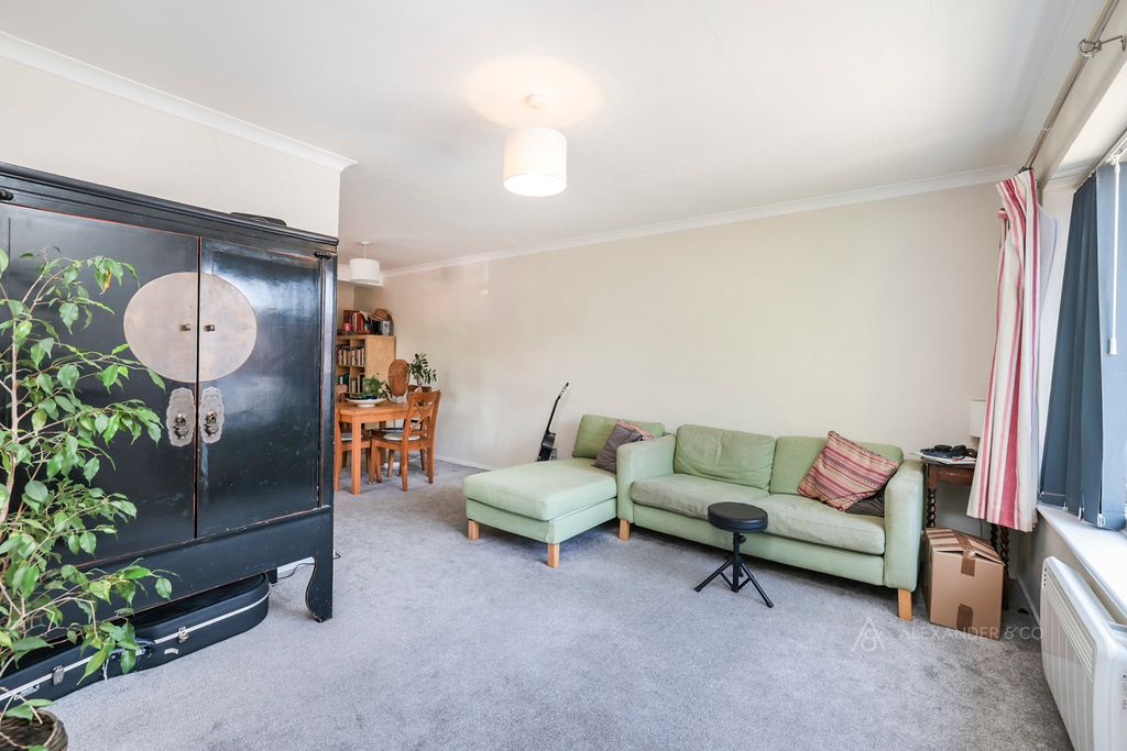 Property photo 3 of 9 Pbox-Img.Jpg