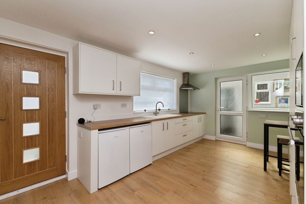 Property photo 2 of 30