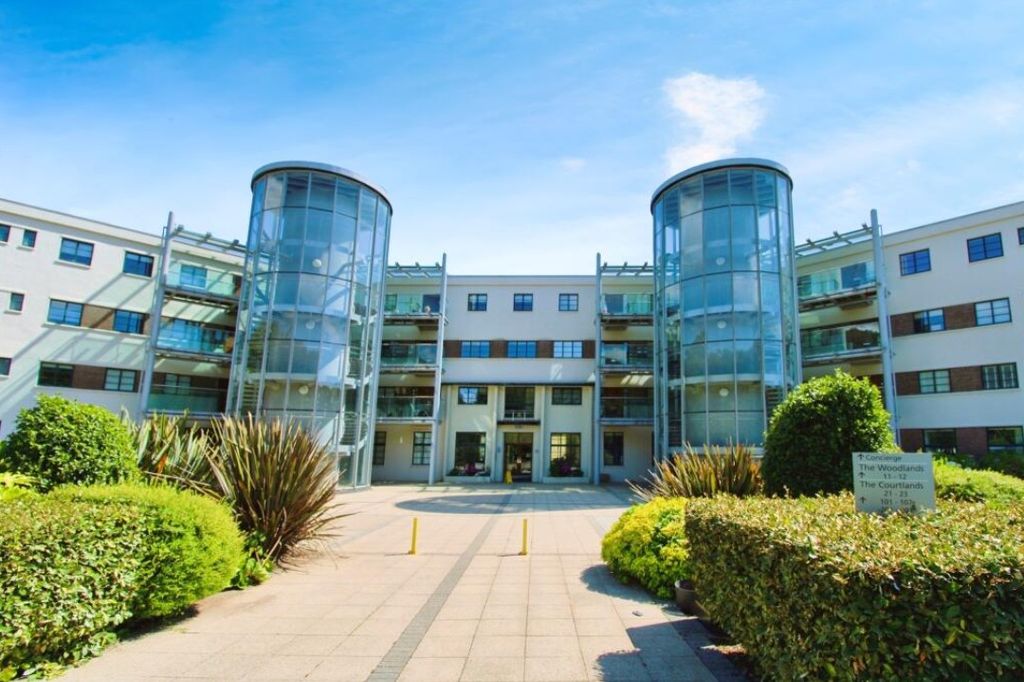 Property photo 1 of 20