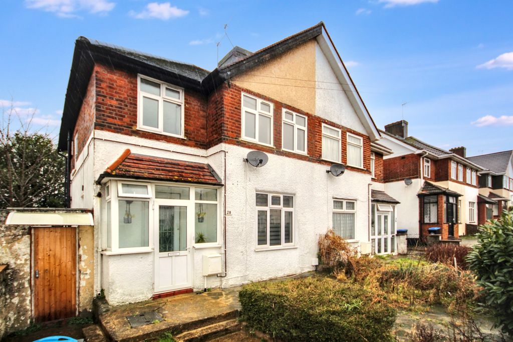 Property photo 1 of 15 Bovingdon Avenue, Wembley, Middlesex Ha9