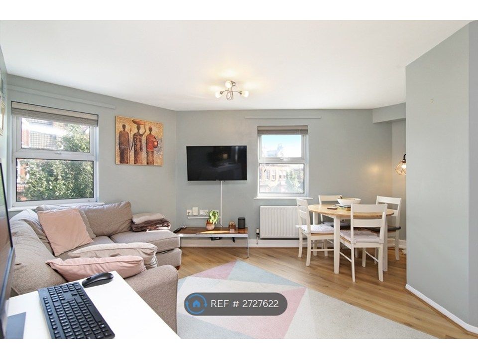 Property photo 2 of 13 Living/Dining Room