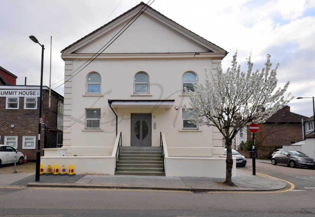 Property photo 1 of 9