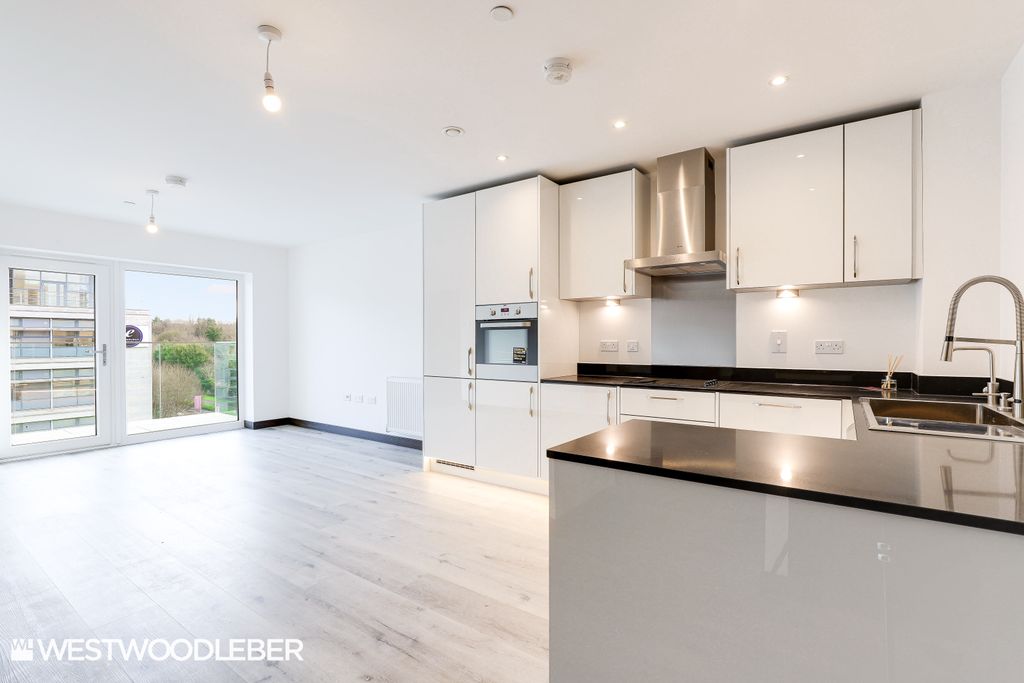 Property photo 3 of 25