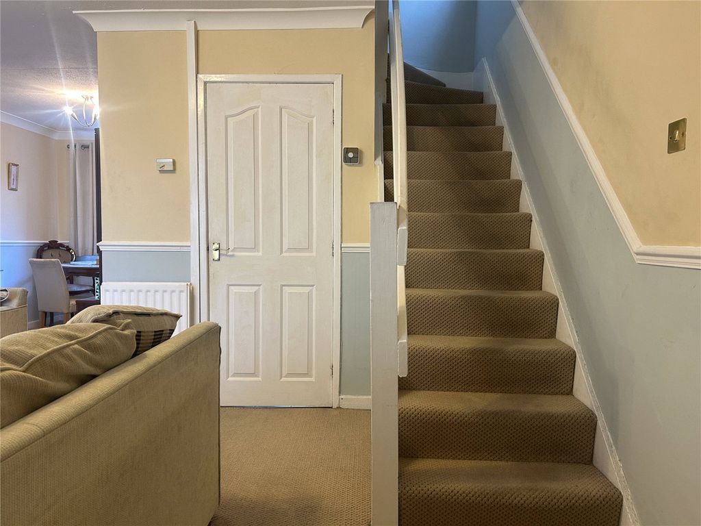 Property photo 2 of 16 Lounge