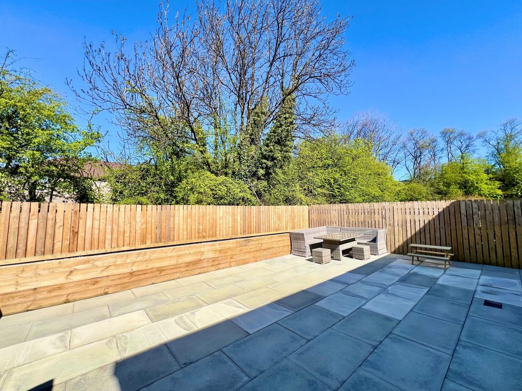 Property photo 2 of 26 Colville Crescent, Glengarnock Rear Garden Photo