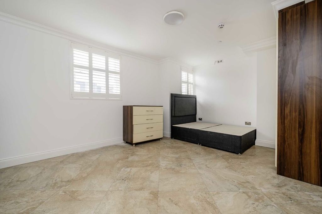 Property photo 2 of 4
