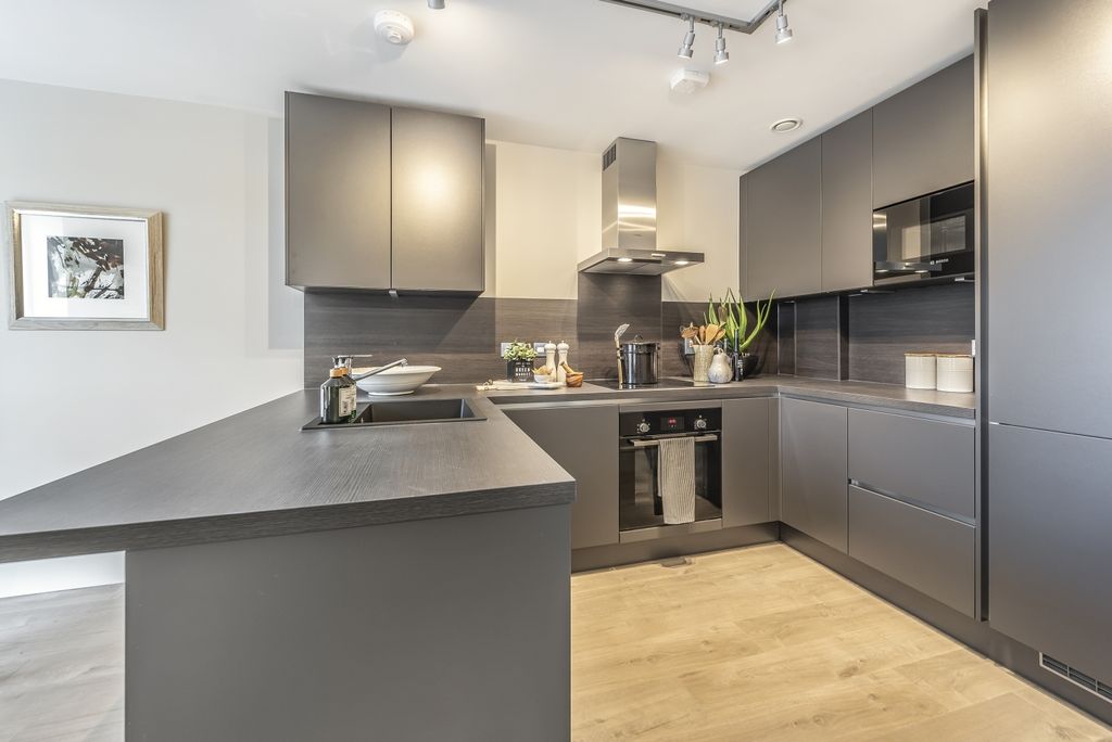 Property photo 2 of 14 Kitchen 1