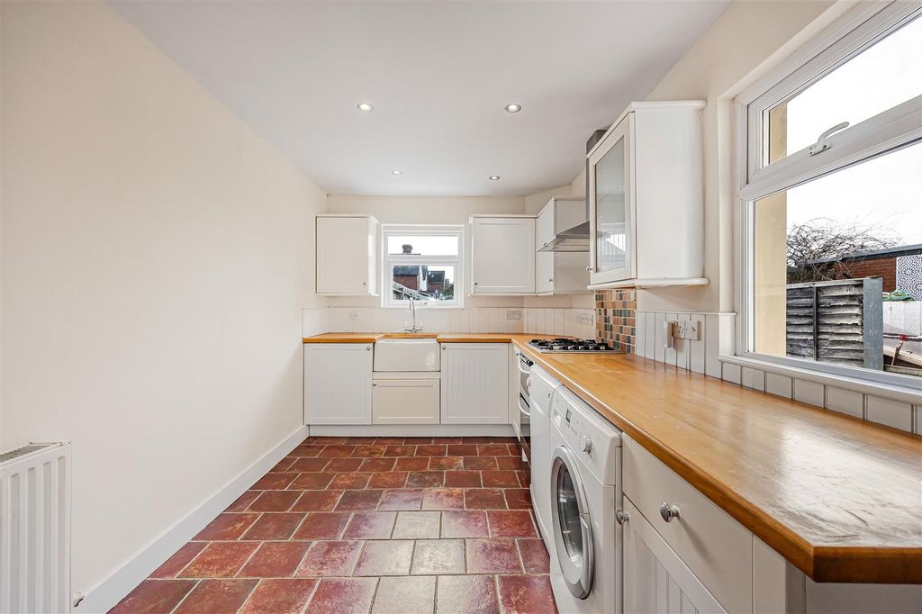 Property photo 3 of 14 Kitchen