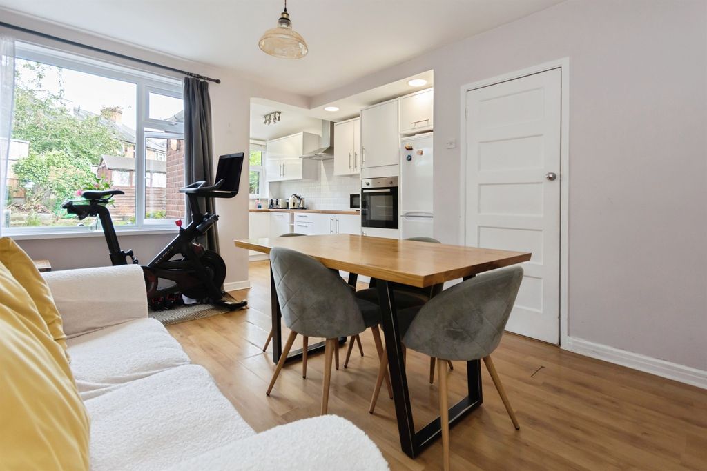 Property photo 3 of 27