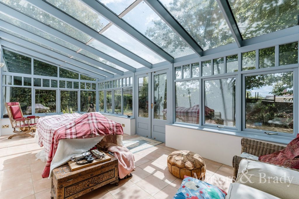 Property photo 3 of 19