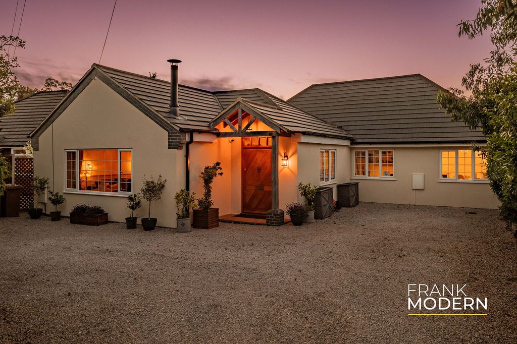 Property photo 1 of 54 Dusk
