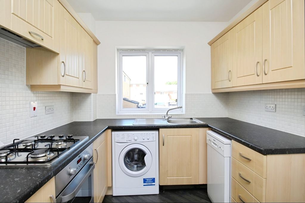 Property photo 3 of 6 Kitchen