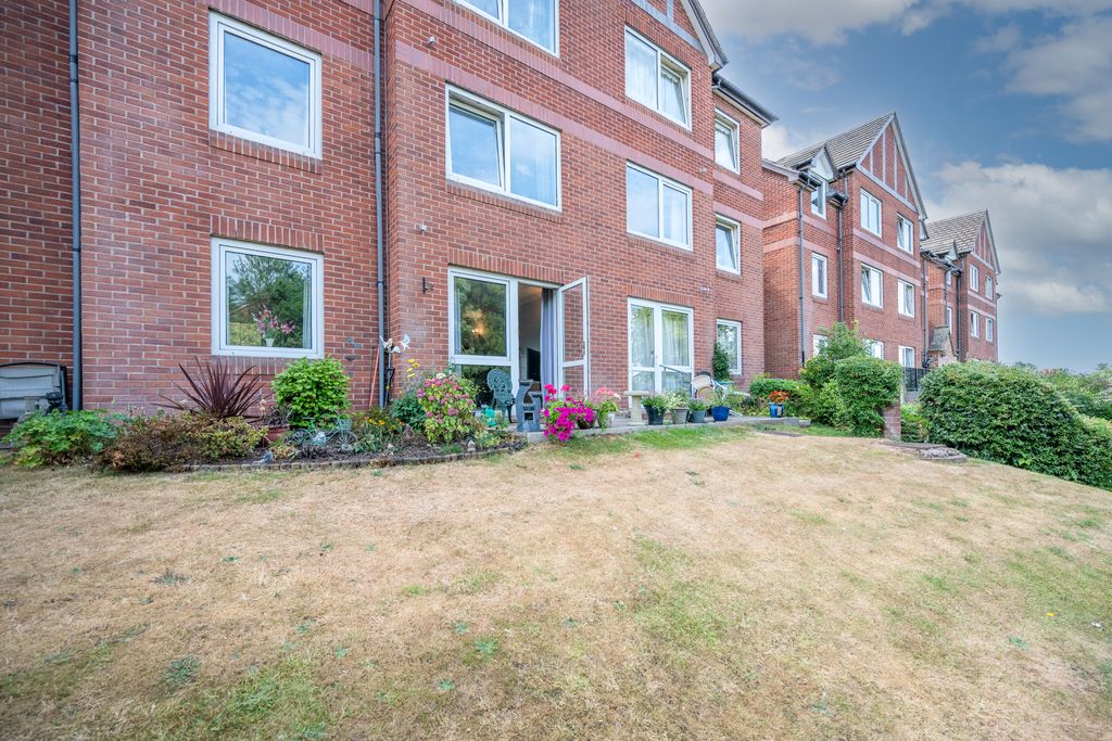 Property photo 1 of 11