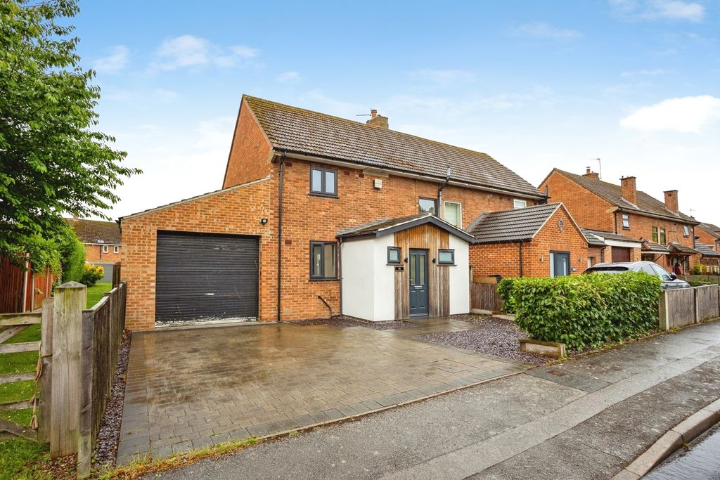 Property photo 1 of 17 Pbox-Img.Jpg