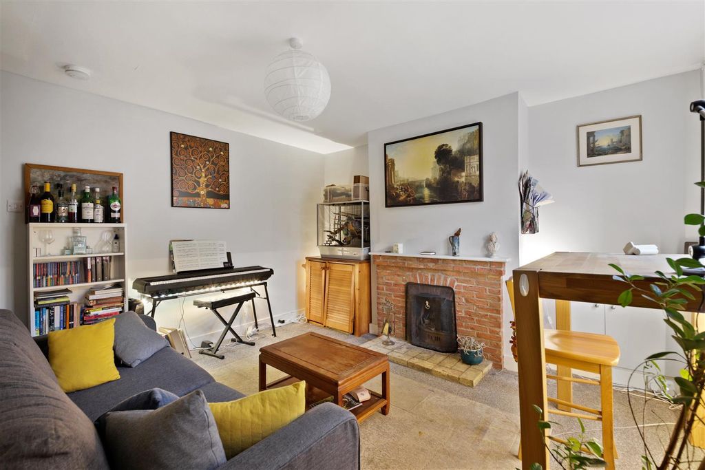 Property photo 2 of 9 Living Room