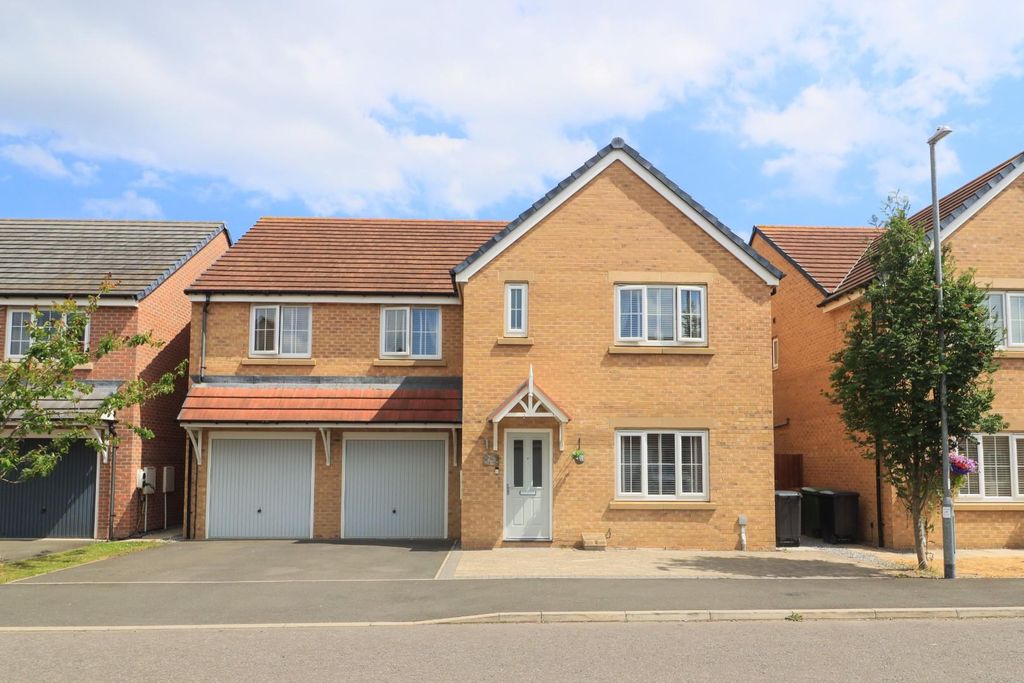 Property photo 1 of 11 External