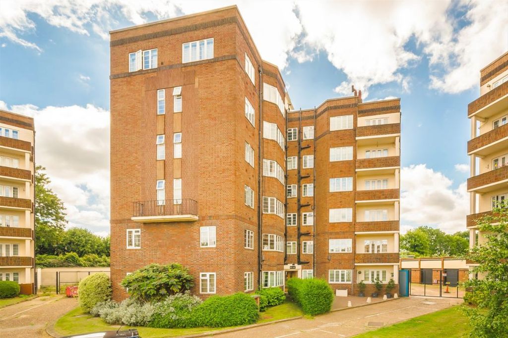 Property photo 1 of 8