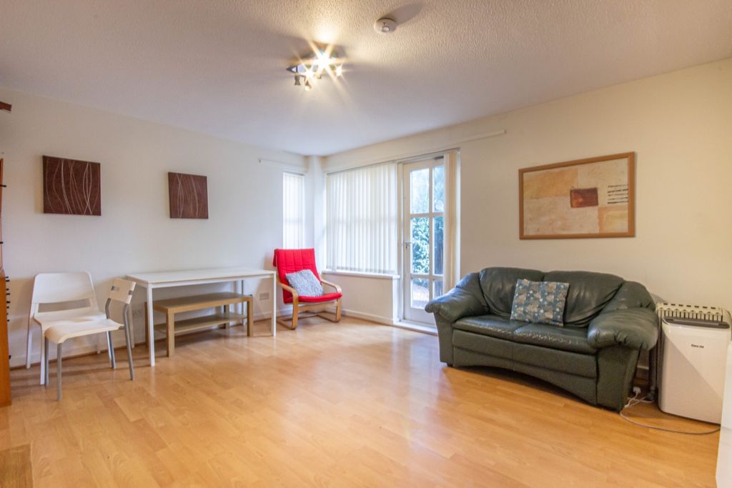 Property photo 3 of 14 4