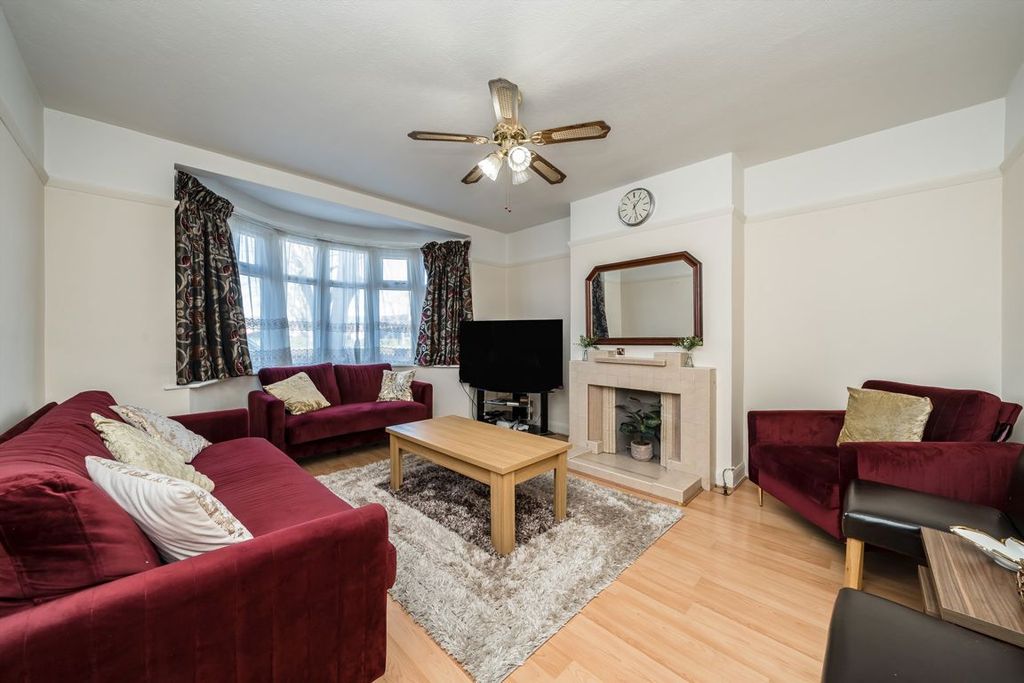 Property photo 2 of 6