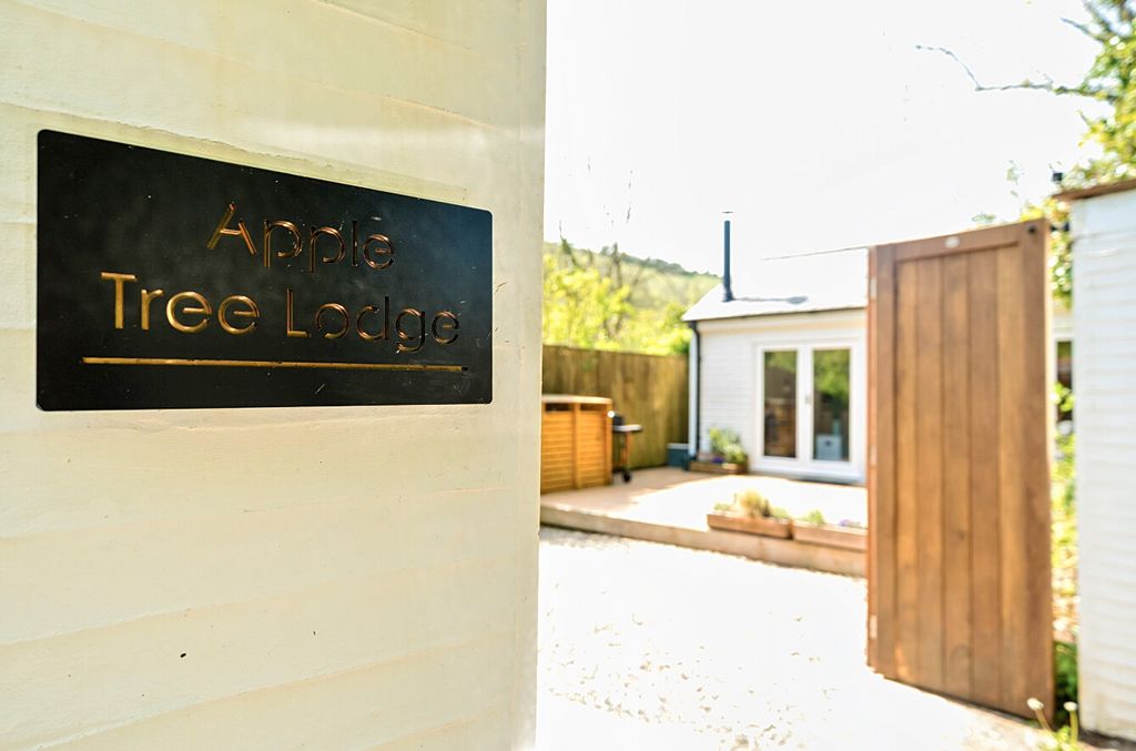 Property photo 1 of 12 1449709-16-69Ed12...