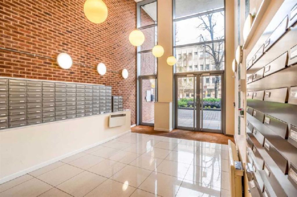 Property photo 2 of 8