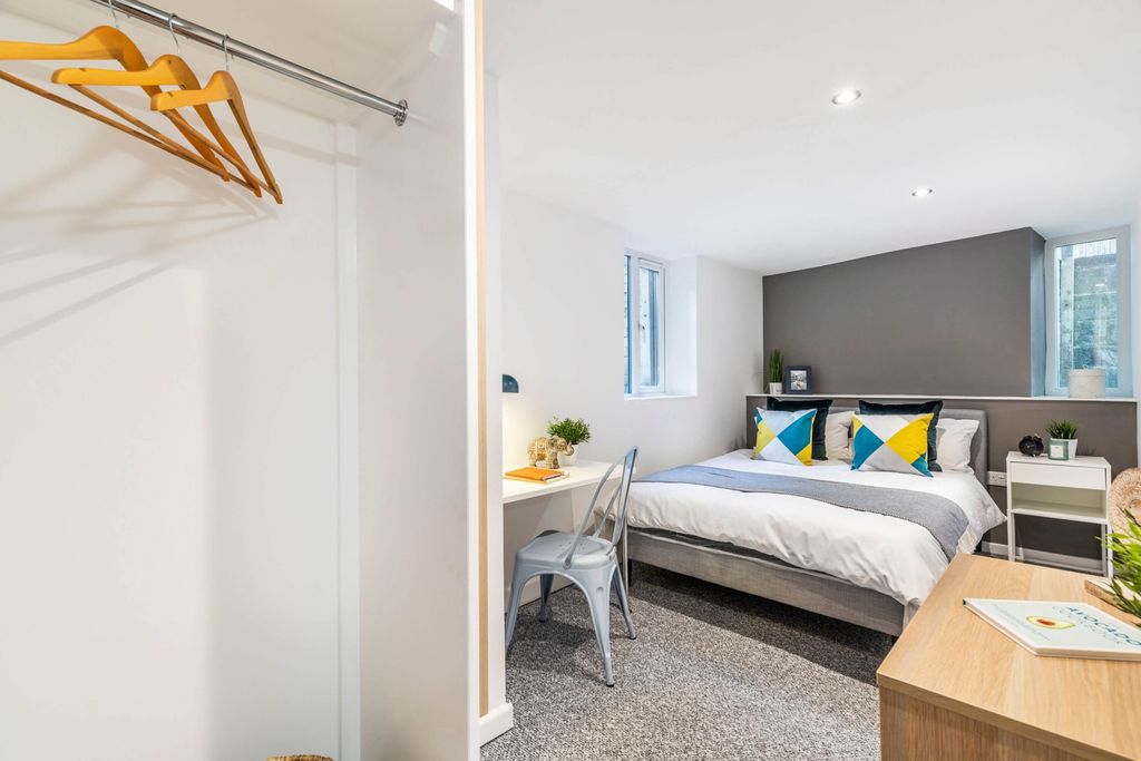 Property photo 2 of 12 Bright And Welcoming Master Bedroom With Ample Nat...