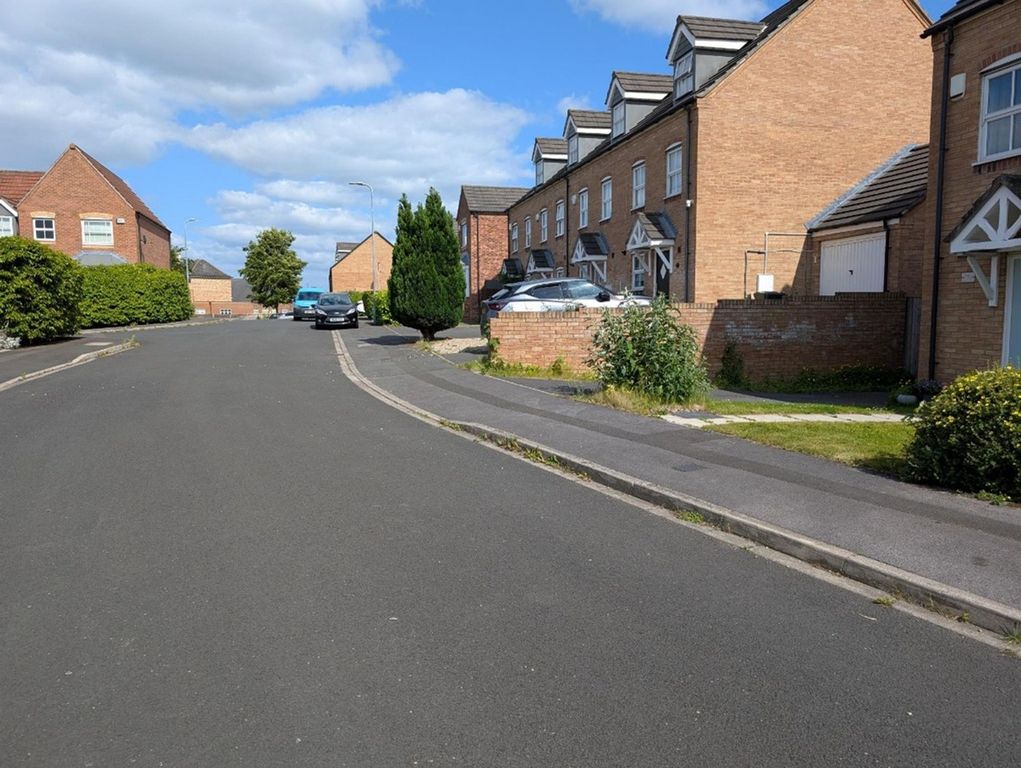 Property photo 2 of 11