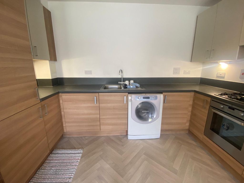 Property photo 2 of 9 4468131