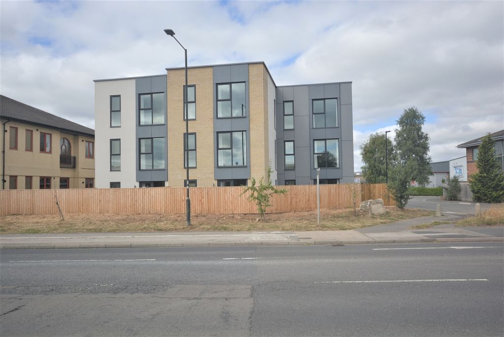 Property photo 1 of 7 Moorgate Court