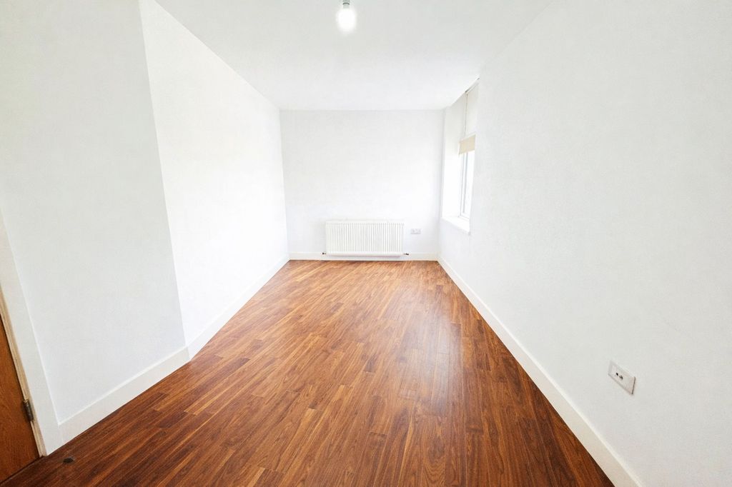 Property photo 1 of 3