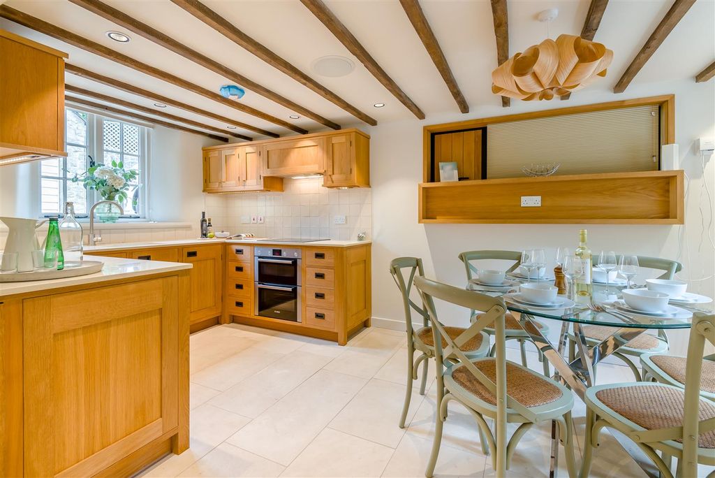 Property photo 3 of 19 Kitchen