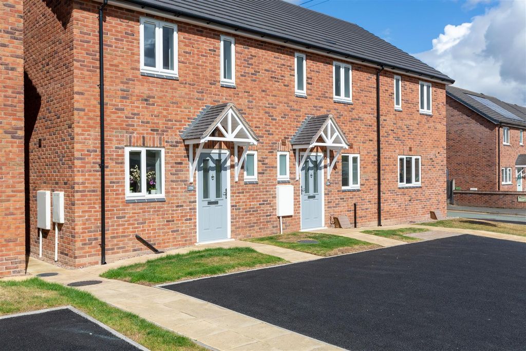 Property photo 1 of 9 279D Monkmoor Road Professional Photos (21).Jpg