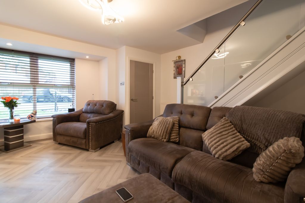 Property photo 3 of 18 Image 2