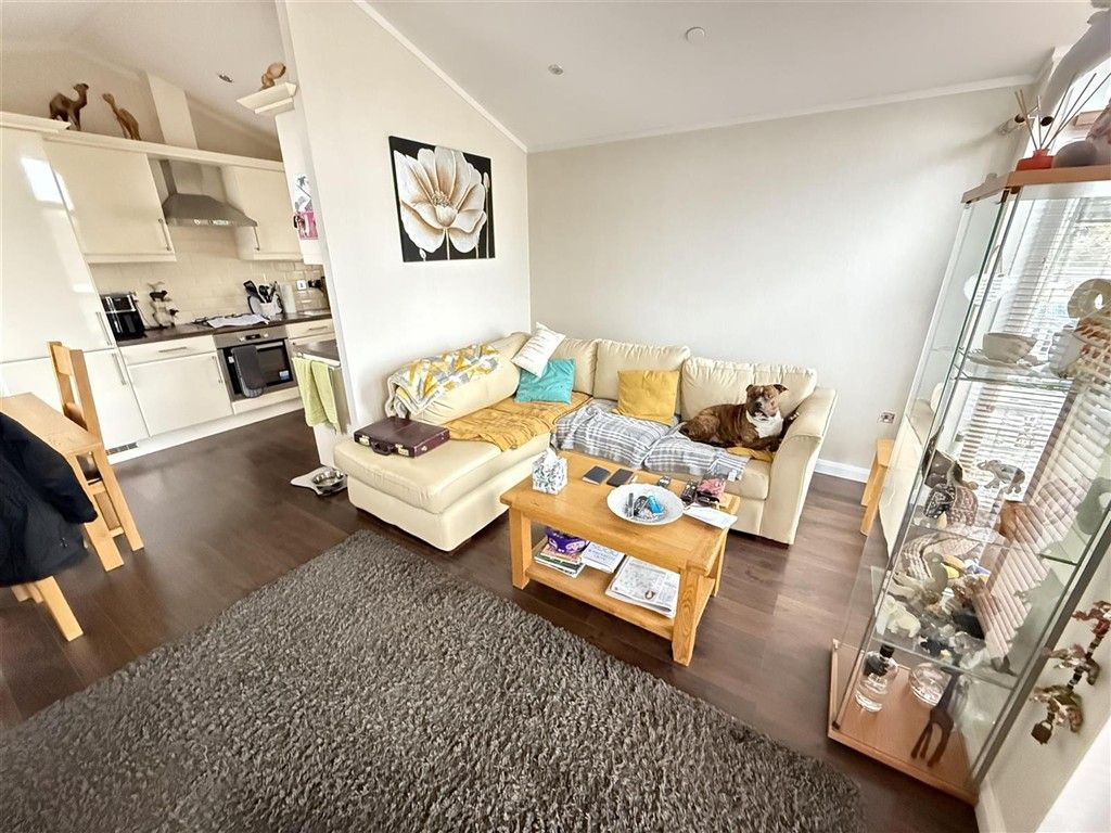 Property photo 2 of 13 Lounge/Kitchen